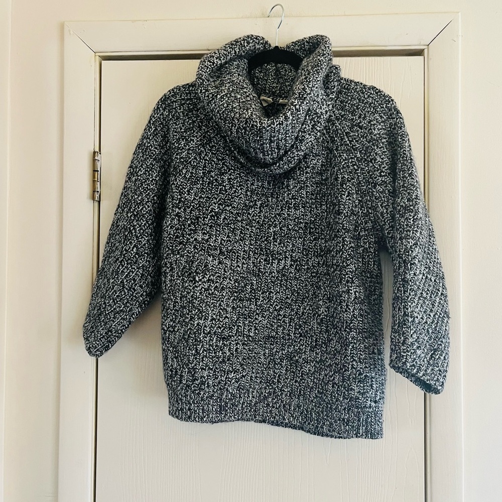 GAP chunky Cowlneck slight crop dolman sleeve minimalist capsule sweater M